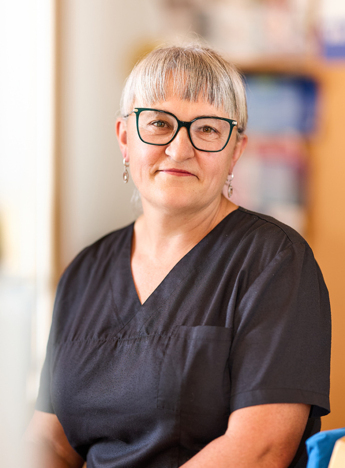 Olga Schneider, Reinigungskraft, im Team der Zahnärzte im Gesundhof