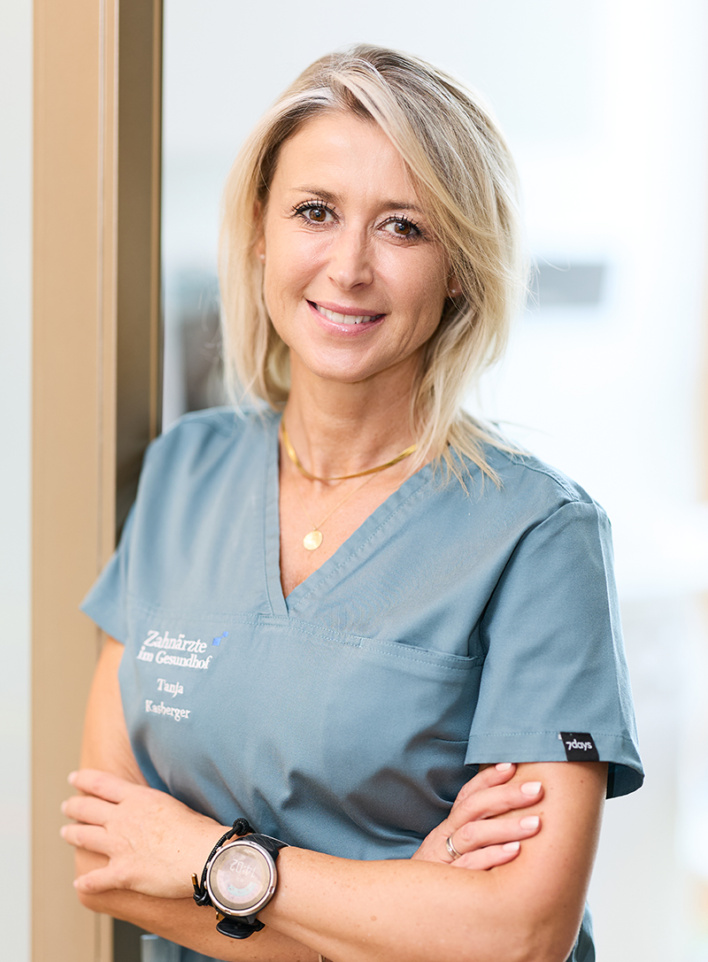 Tanja Kasberger, ZFA, im Team der Zahnärzte im Gesundhof